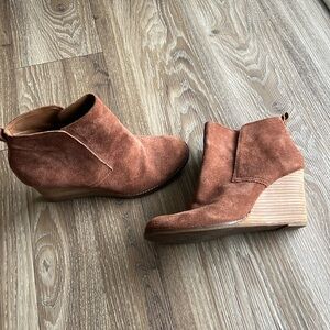 Lucky Brand Wedge Swede tan boots size 11